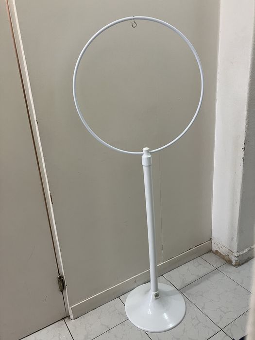 Suporte para planta ou gaiola.