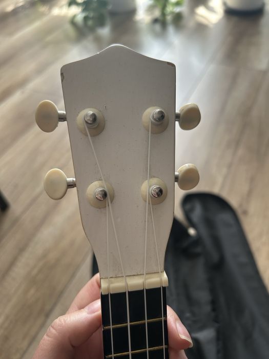 Ukulele białe 54 cm