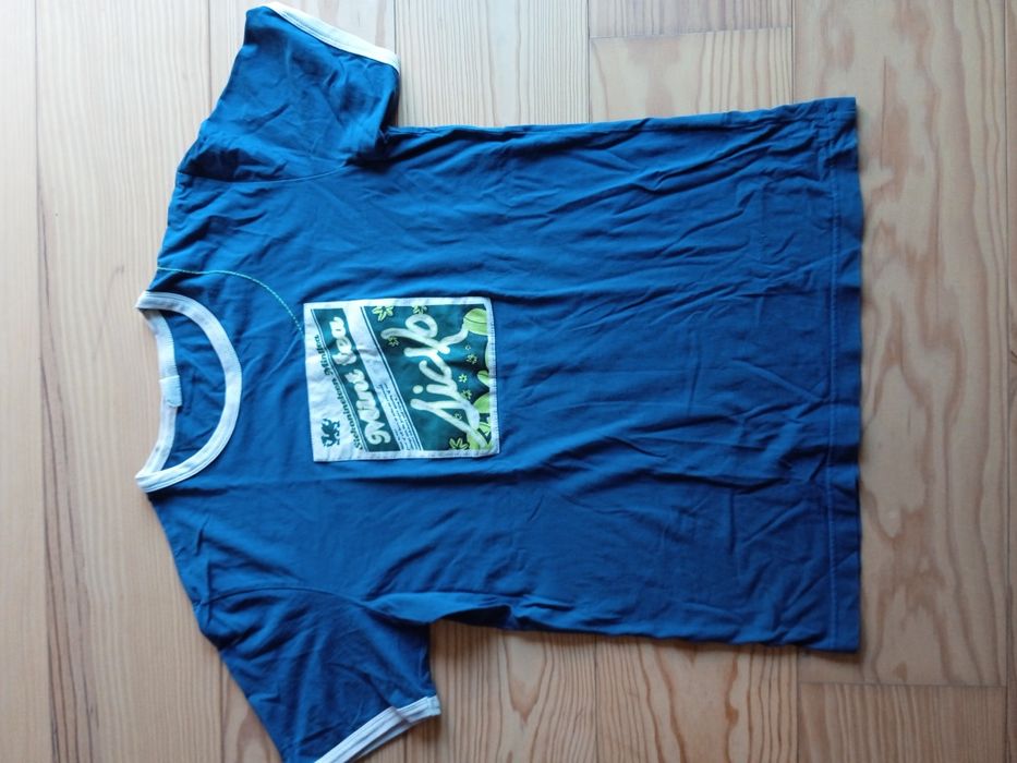 T shirts diversas marcas tamanhos e feitios