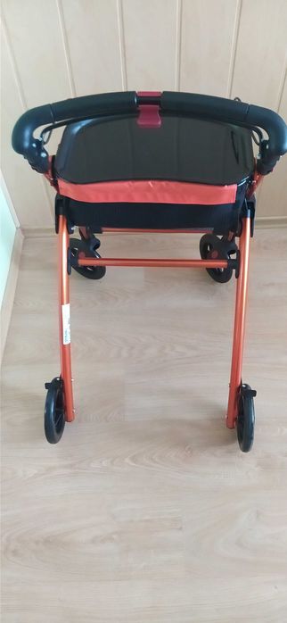 Balkonik-chodzik nowy.