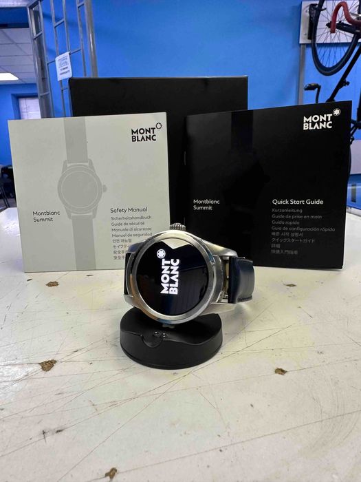 Смарт-годинник Montblanc Summit MS744517