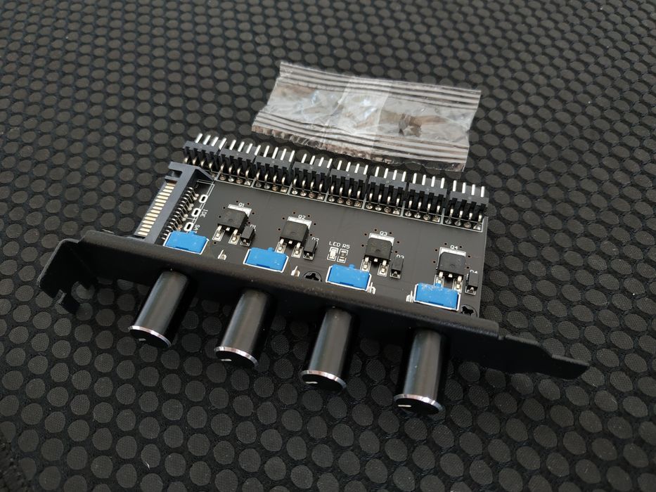 Реобас SATA на 8 кулеров 4 pin / 3 pin (в PCI слот) Fan Hub (Новый)