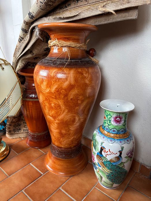 3 ou mais Jarrões grandes de decoração