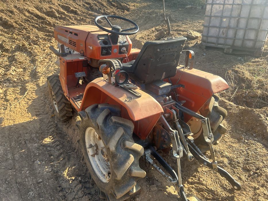 Kubota b 1200 pequeno