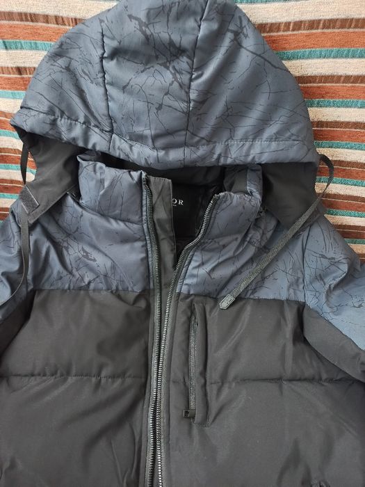 Куртка. Зимова. Нова.