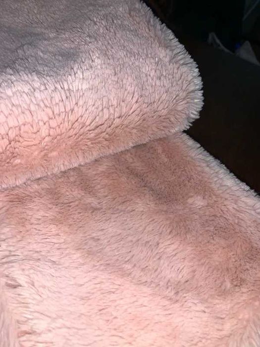 Ciepły różowy szal