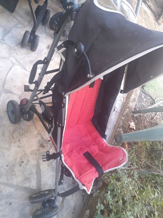 Carro bebe da  ZY SAFE vermelho c/ capota 10€