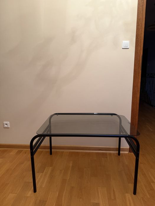 Szklany stolik klasyczny