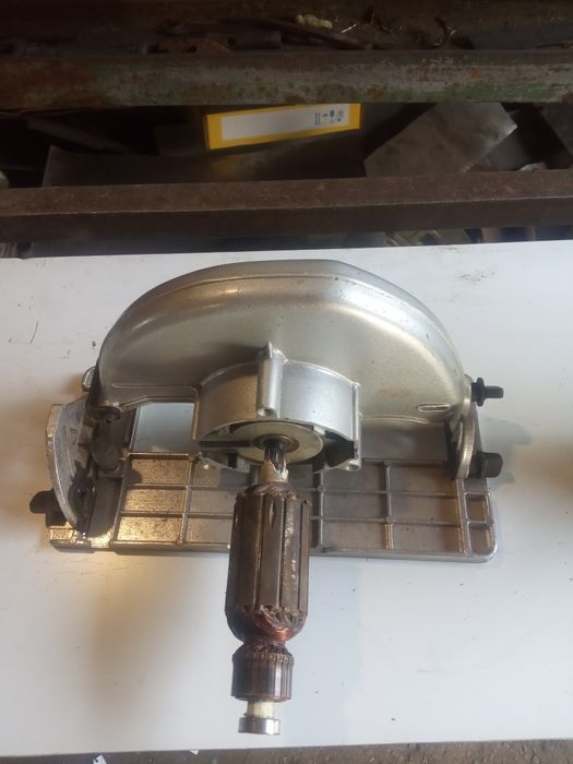 Корпус и механика дисковой пилы