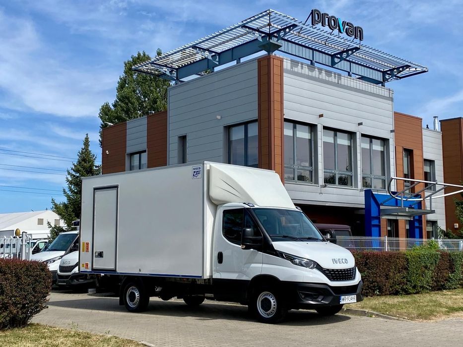 Iveco DAILY 35-160 HI-MATIC KONTENER 8 PALET WINDA ZEPRO  FULL LED / nawigacja / webasto