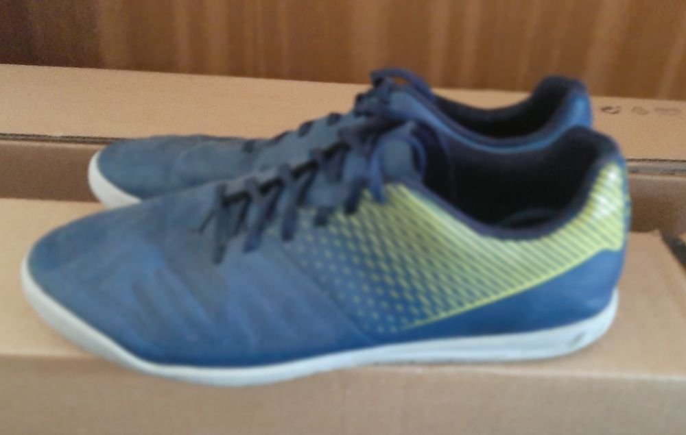 Ténis de futsal número 42