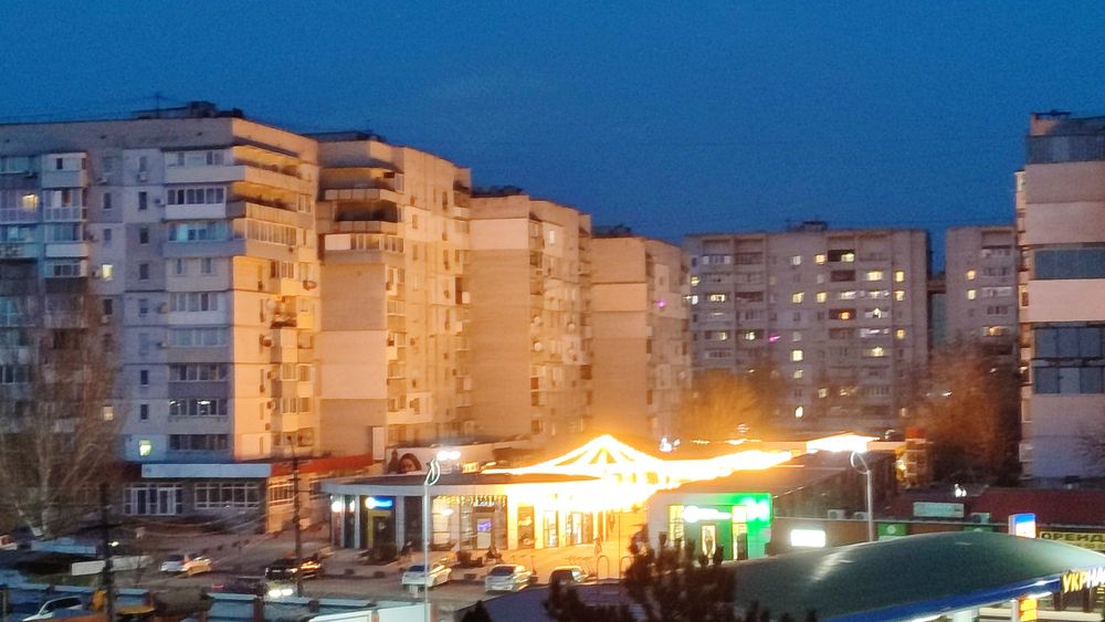 ПРОДАМ 4-х кімнатну квартиру в м. Самар, район "Карат"