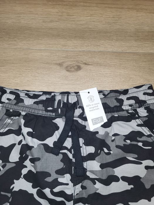 Камуфляжні шорти на 13-14 років