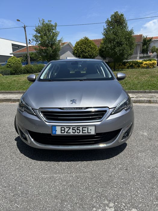 Peugeot 308 1.2 PureTech Allure – 110cv Ano 2016 | 119.000 km | Gasolina