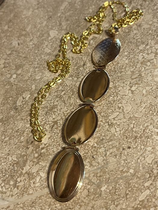 Naszyjnik otwierany sekretnik na zdjecia