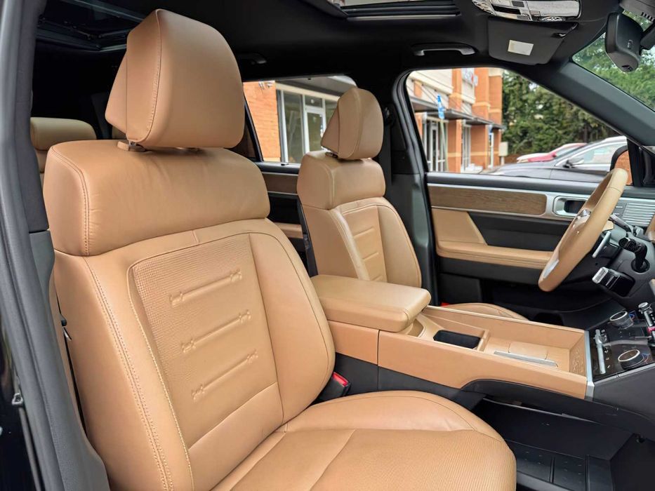 Hyundai Santa Fe Limited      2024