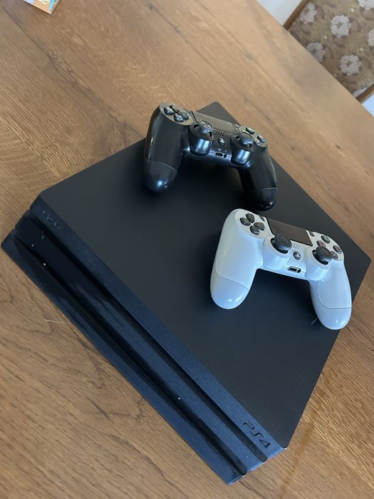 Konsola Sony PlayStation 4 Pro 2 pady