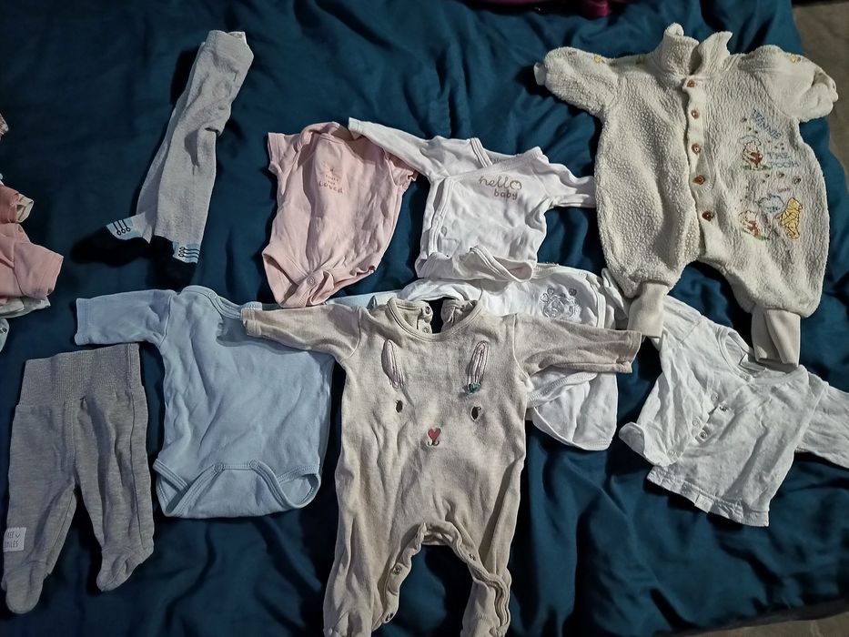 Ubranka dla niemowląt 50-56