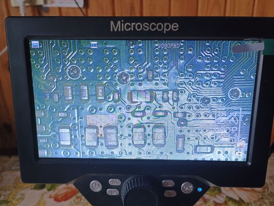 Mikroskop cyfrowy HD LCD 7" 12mp 1200X statyw
