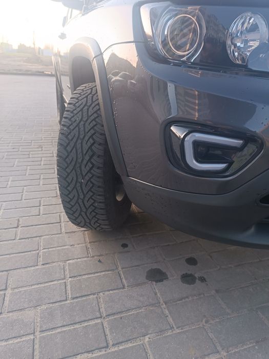 Преміум. АТ шини Continental ContiCrossContact AT 235/65 R17