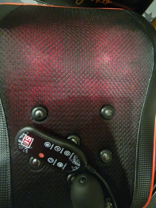 Masażer do plecow rozgrzewający