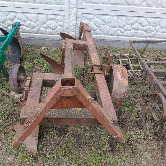 Продам плуги 3 по 25