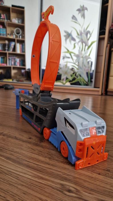 Hot wheels автовоз трек кільцевий