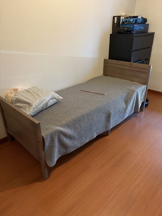 Cama com colchão de criança
