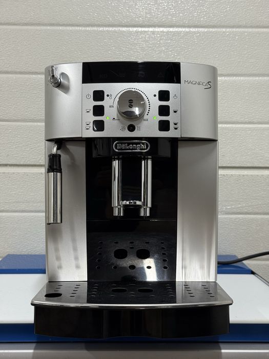 Кавомашина Delonghi Magnifica S Делонгі Делонджі