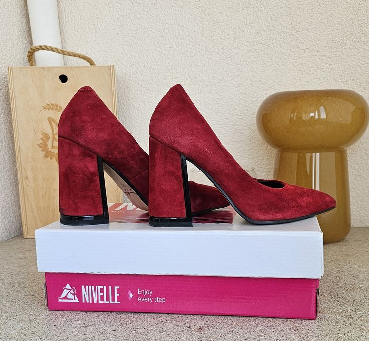 Туфлі на підборах українського виробника Nivelle.