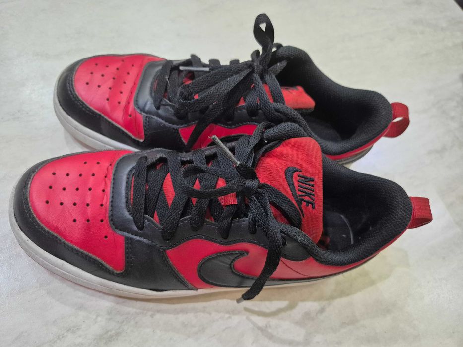 Buty nike czerwono-czarne