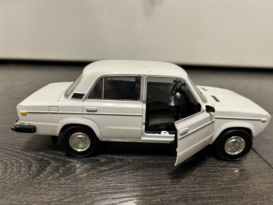 Металева машина Лада жигулі біла