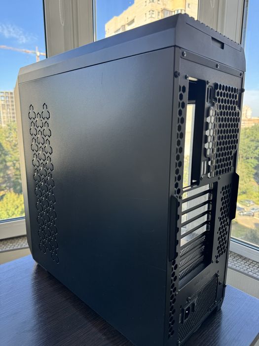 Корпус + БП 850W Chieftec Proton + Кулера для корпуса (КИЕВ САМОВЫВОЗ)