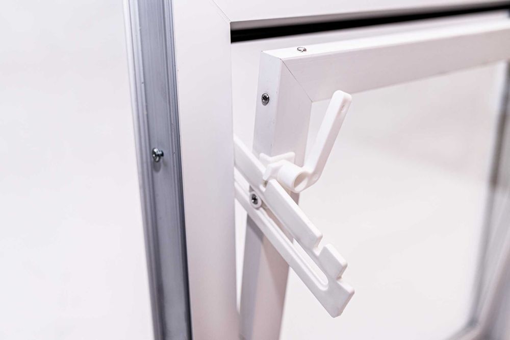 Okno antracyt różne wymiary garaż piwnica obora chlewnia kurnik