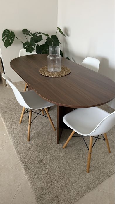 Conjunto mesa de jantar oval + 4 cadeiras