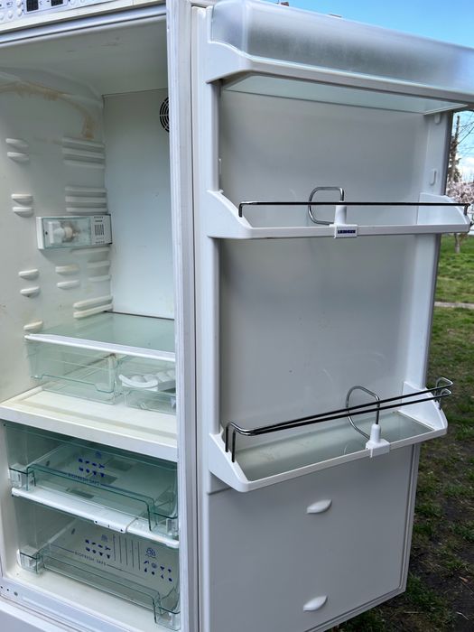 Продам холодильник Liebherr