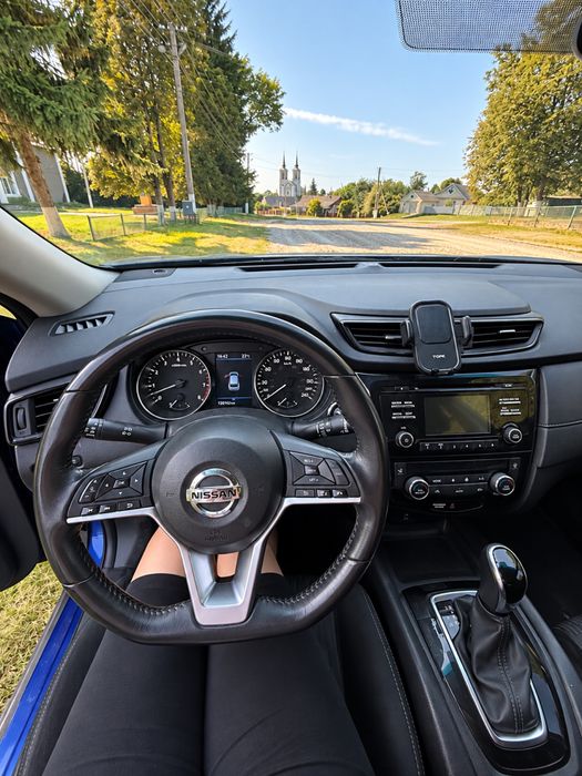 Nissan Rogue SV 2016 2.5 бензин автомат