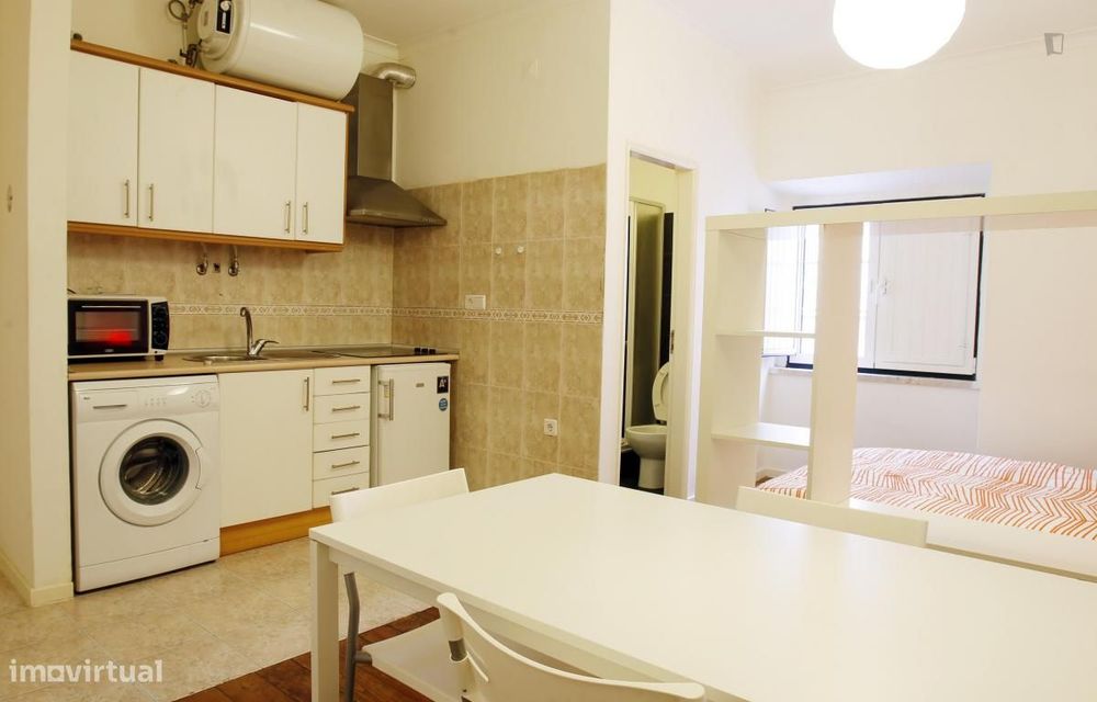 Estúdio - localizado em Alcântara Lisbon