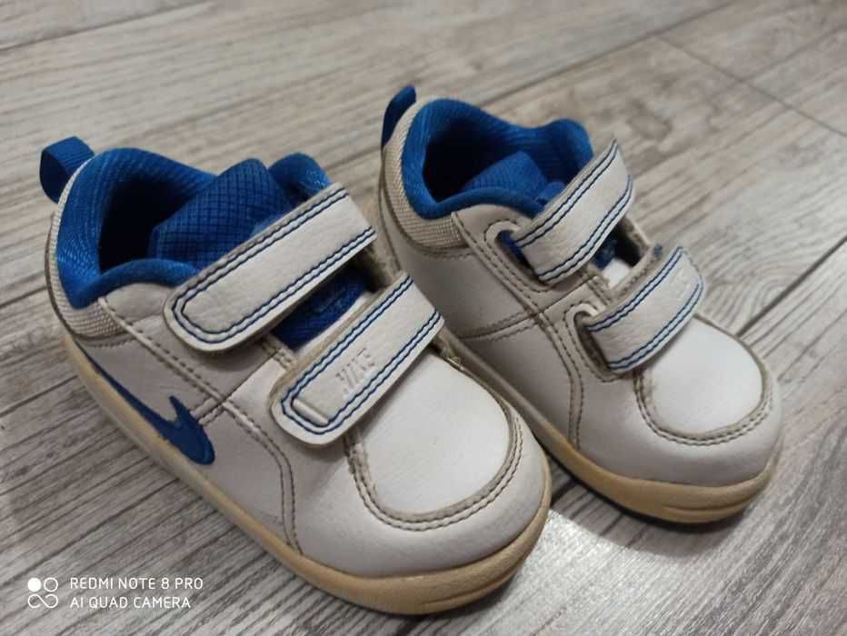 Buty Nike chłopięce rozm. 22