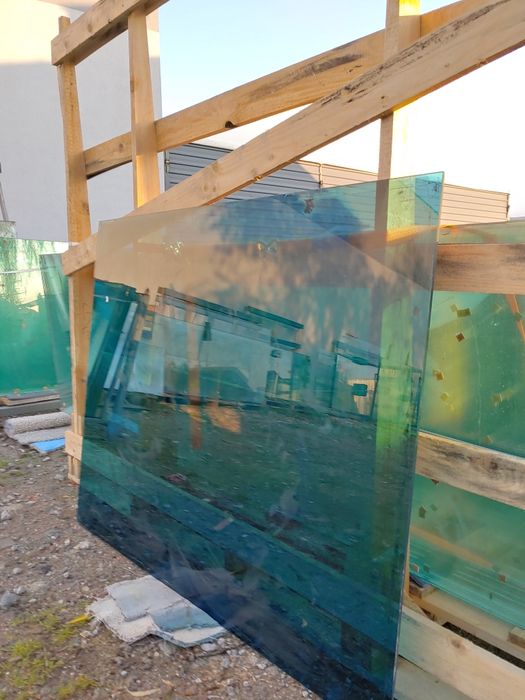 Szyby hartowane ,na ogród zimowy, dach, balustrada. Piękny kolor.