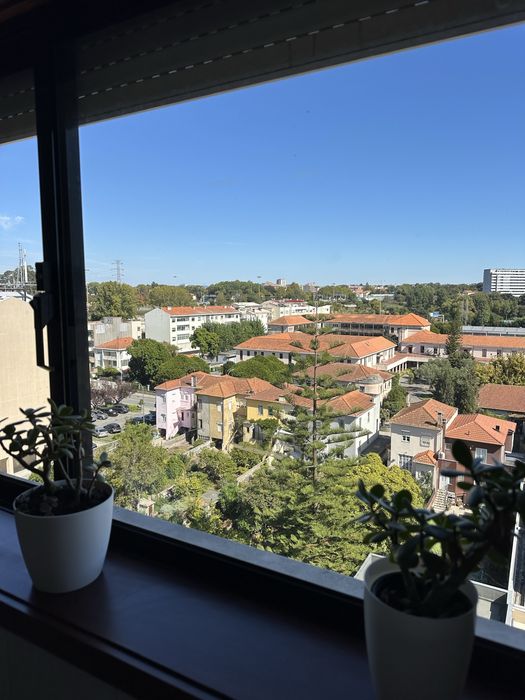 Alugo quarto no porto, perto da rotunda da boavista
