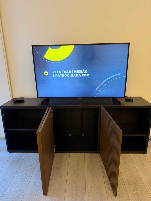 Aparador IKEA BESTÅ 180 cm | Portas Ripadas Nogueira BJÖRKÖVIKEN