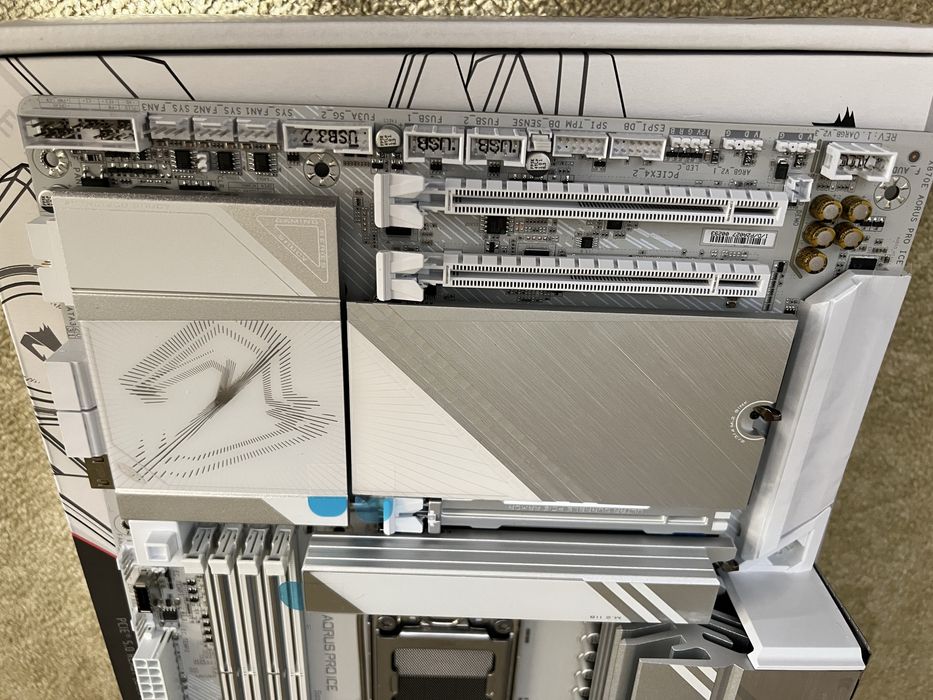 Материнська плата Gigabyte Aorus x870E PRO ICE