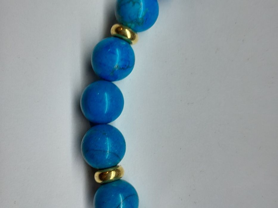 Colar em turquesas e prata dourada