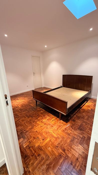 T2 Totalmente Remodelado com Espaço Exterior ,Ar-Cond Todas Divisões