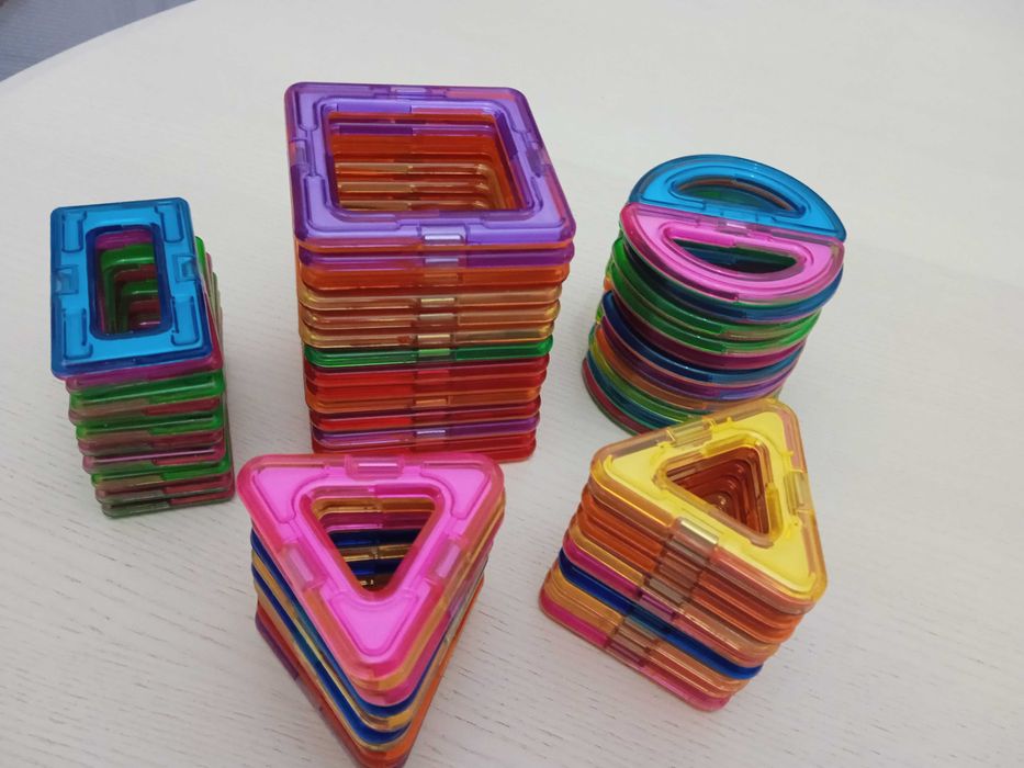 Магнитный конструктор 64 детали