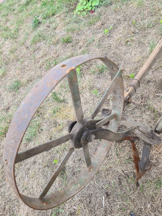 Opielacz ręczny na kółku