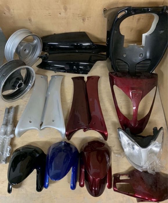 Пластик облицовка пластмасса для скутера