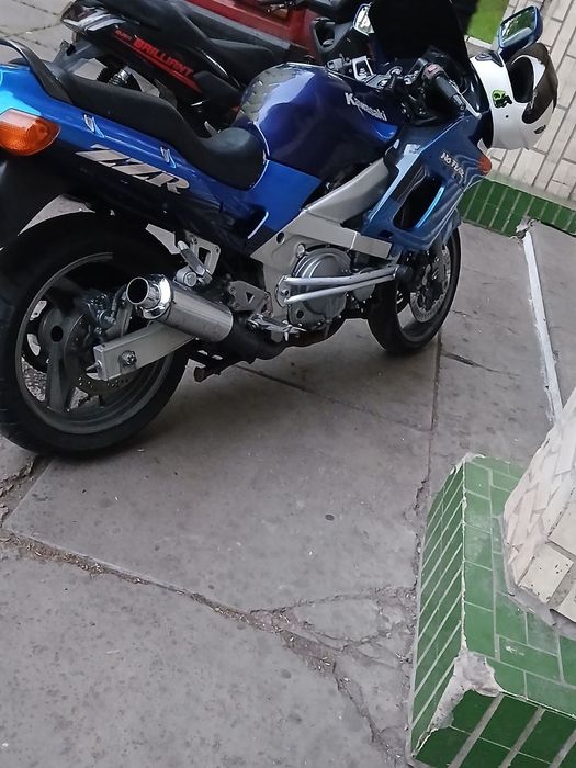Kawasaki zzr600 в чудовому стані