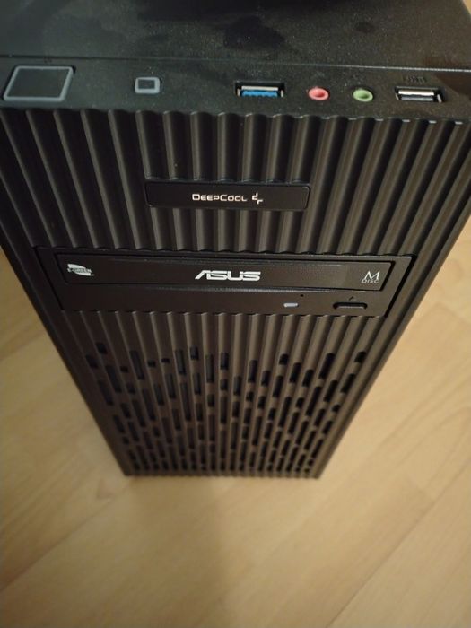 Komputer stacjonarny